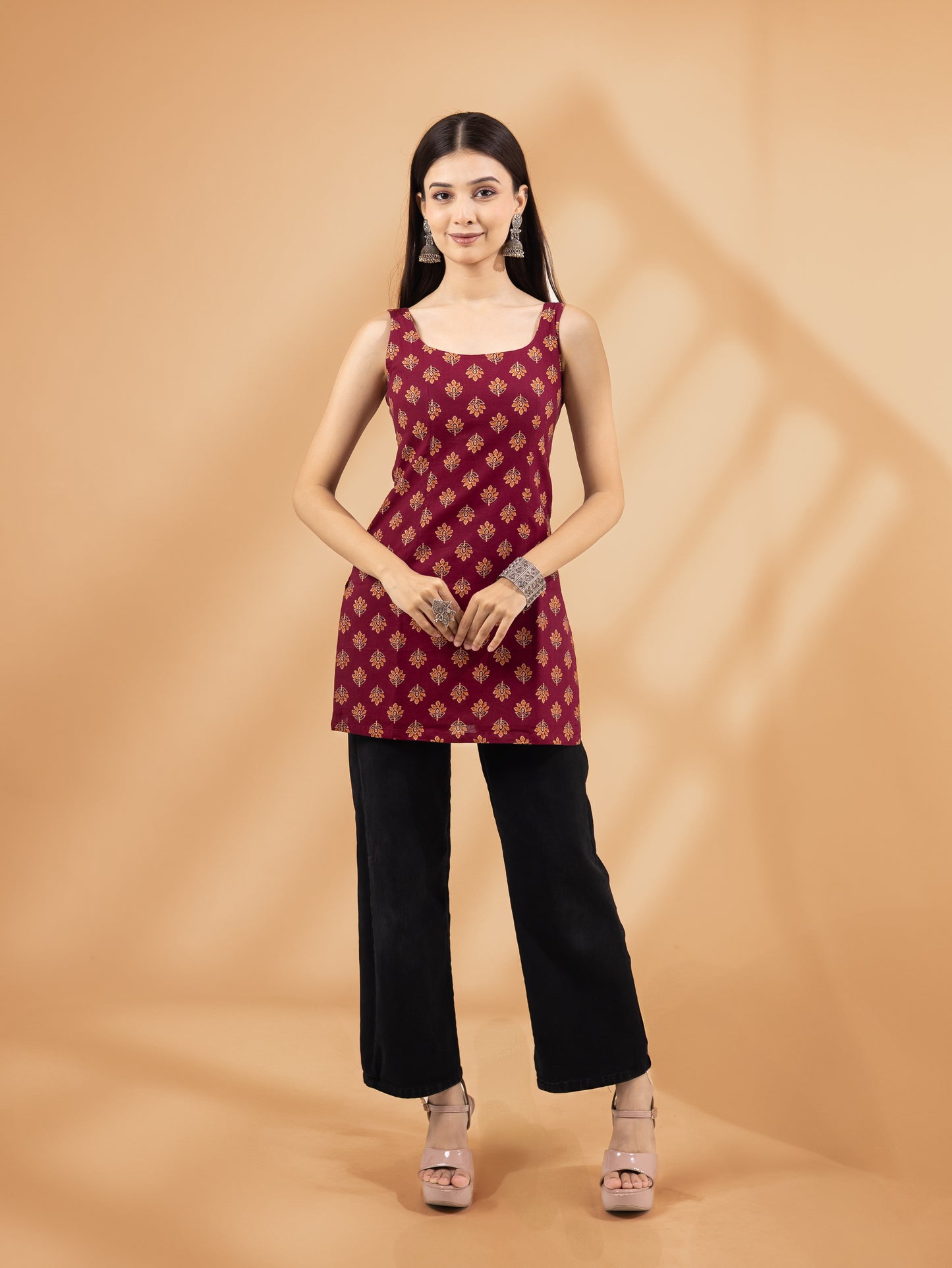 Noorika Maroon Buti Print Square Neck Kurti