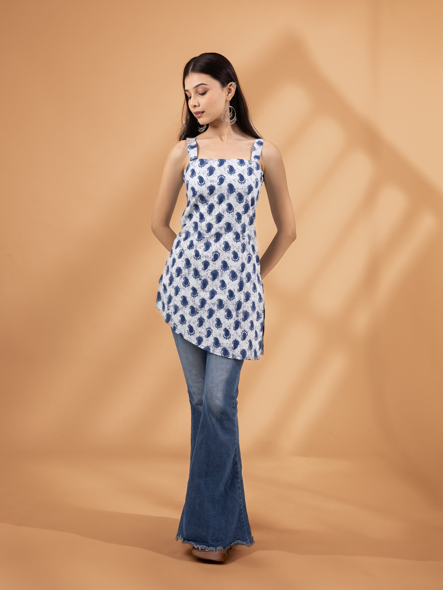 Kairavi White & Blue Paisley Kurti