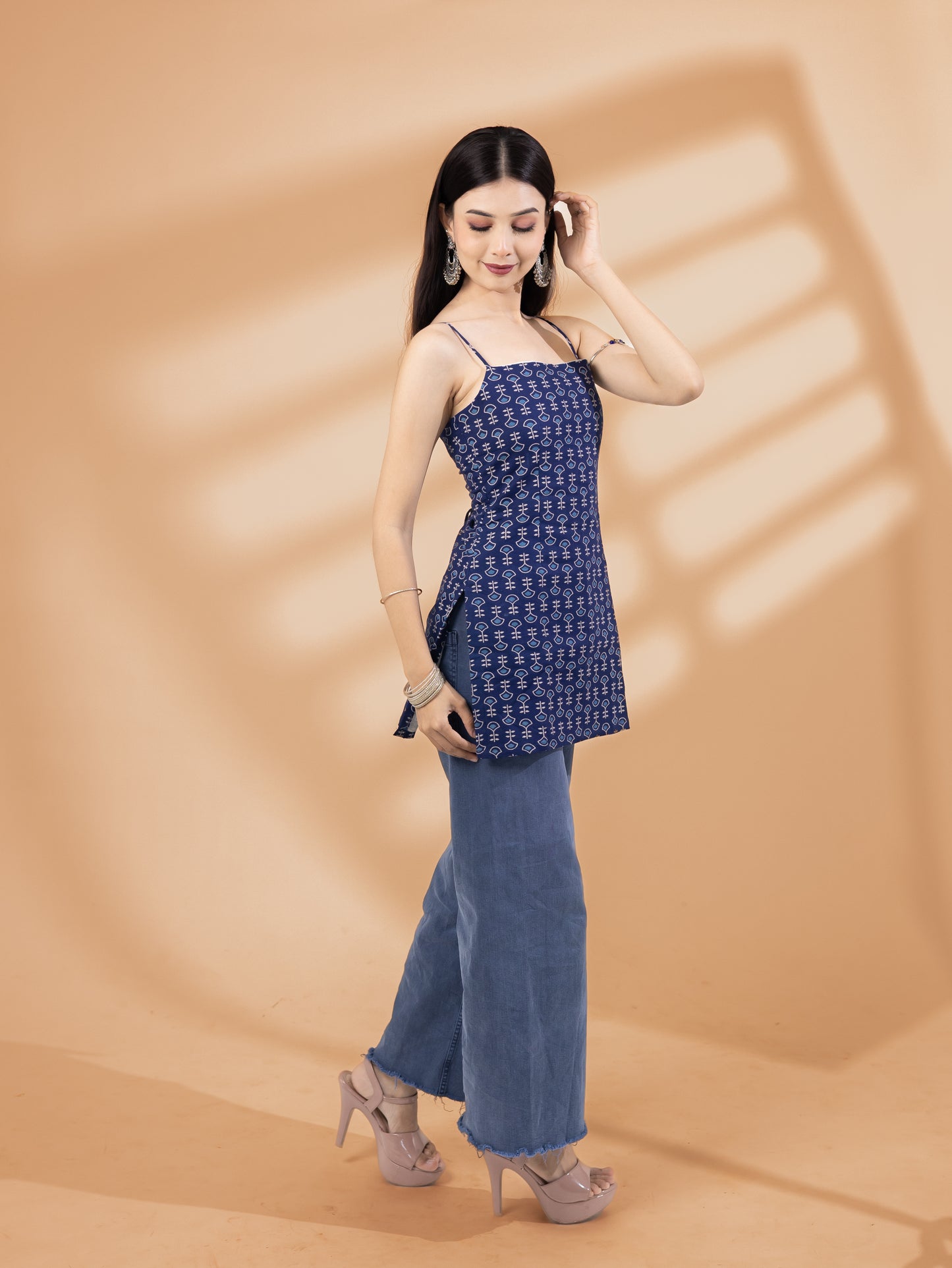 Taruja Indigo Spaghetti Blue Strap Kurti